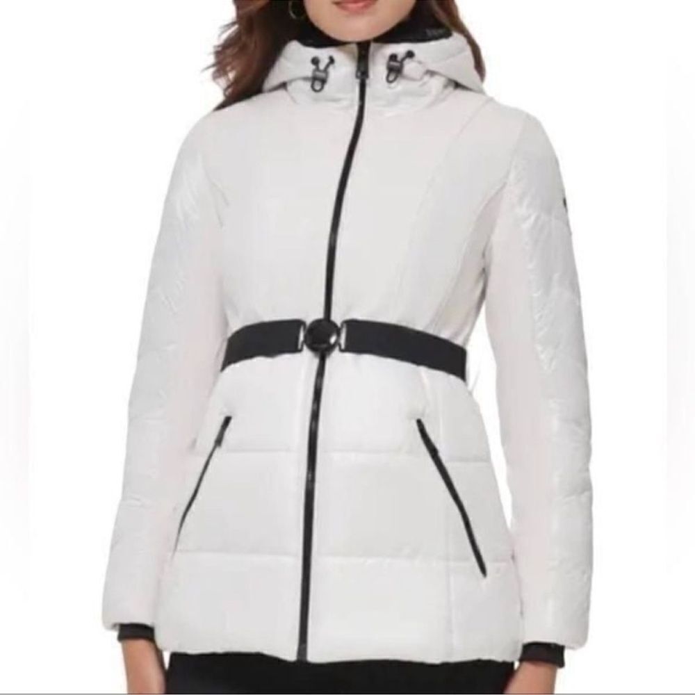 Guess White Lightweight Puffer Belted
Jacket(Size Small)